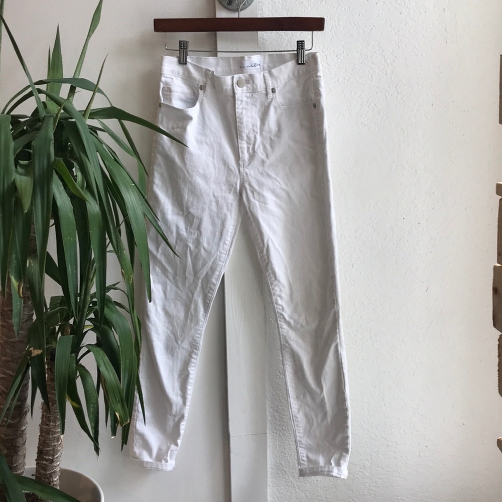 White skinny jeans